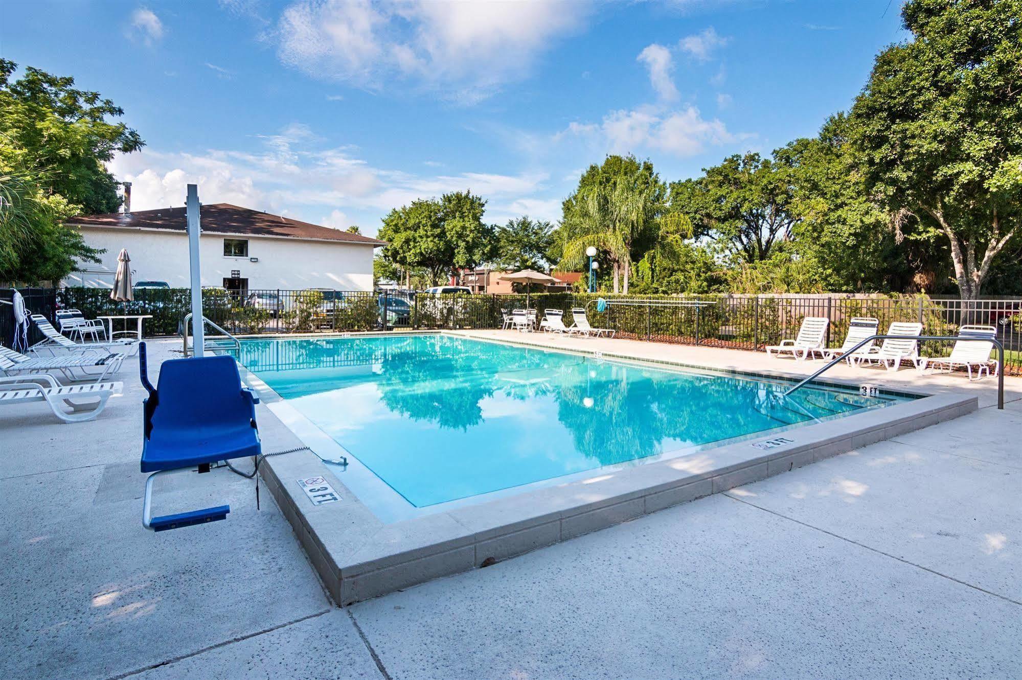 Motel 6-Tampa, Fl - Fairgrounds Heartland Zewnętrze zdjęcie